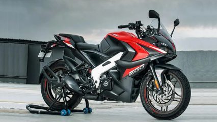 Bajaj Pulsar RS200: Price, Top Speed, Mileage, Colours, Weight & Specs