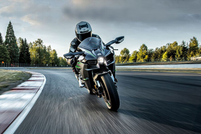 Kawasaki Ninja H2: Price, Top Speed, Mileage, Colours, Weight & Specs