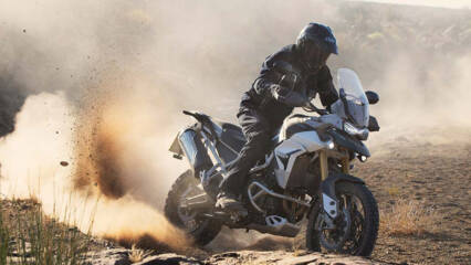 Triumph Tiger 900: Price, Mileage, Top Speed, Weight & Specifications