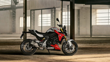 BMW F 900 R: Price, Mileage, Top Speed, Specifications & Reviews