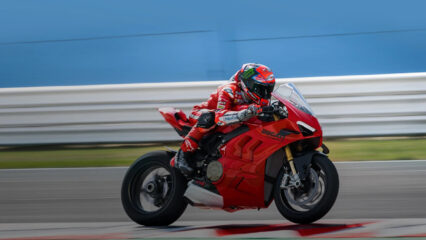 Ducati Panigale V4: Price, Top Speed, Mileage, Specs & Reviews