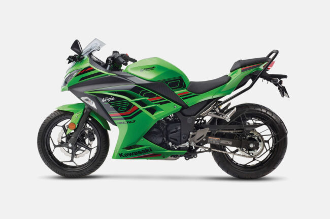 MY23 ninja 300 launched with 3 new colours!