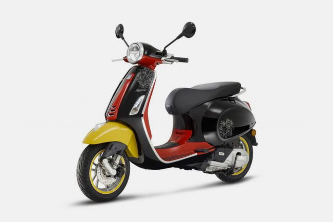 Mickey Mouse-themed Vespa scooter unveiled!!